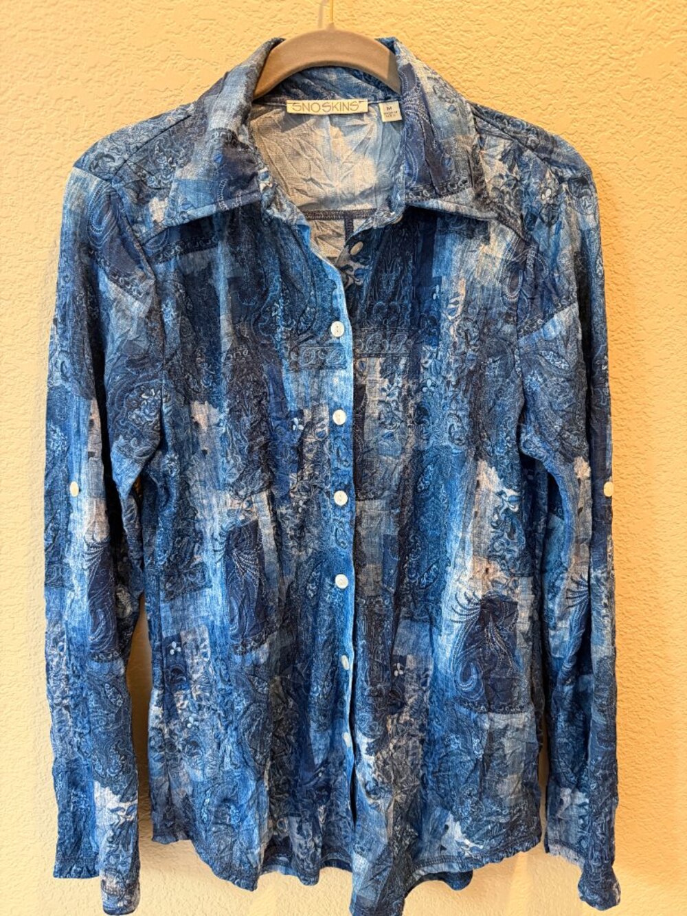Sno Skins Sz M NWOT Blue Button Down Blouse